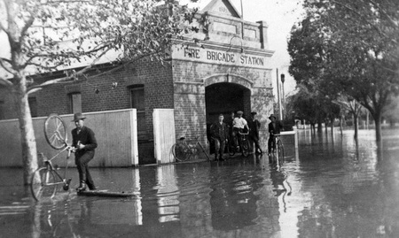 Fire Brigade 1925 Flood